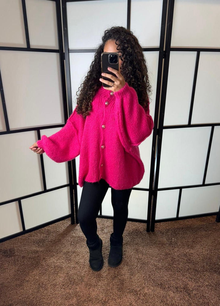 Oversized Cardigan mit goldenen Details