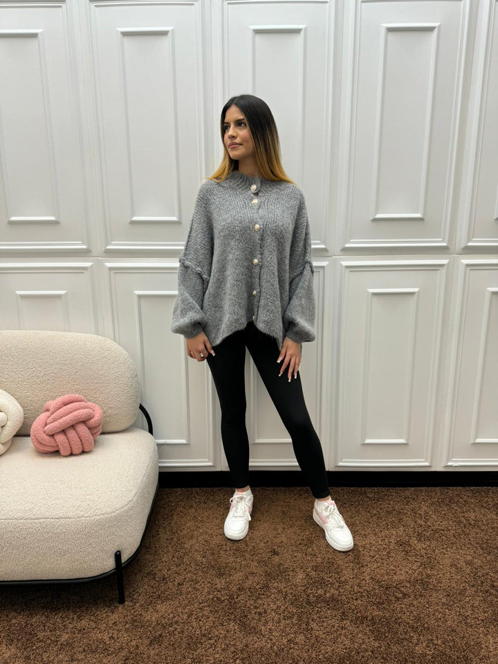 Oversized Cardigan mit goldenen Details
