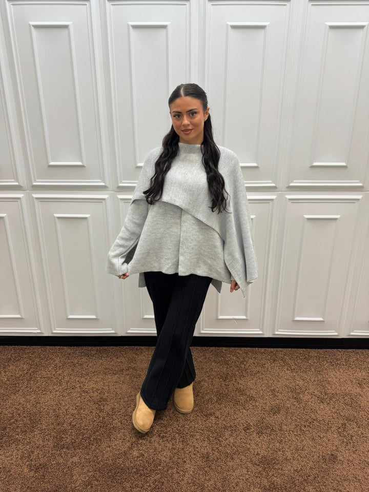 Strickjacke mit Schal